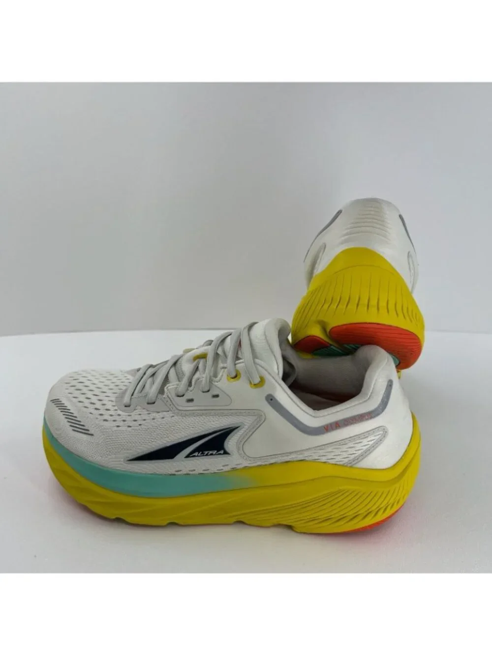 Altra Via Olympus Running Shoes Size Men 9 Max Cushion AL0A82BW Gray Yellow